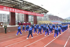 軍訓(xùn)匯演展英姿  意氣昂揚(yáng)致青春